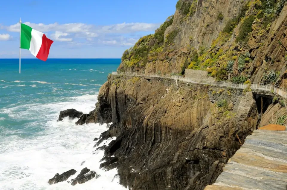 Cinque Terre footpath Via dell’Amore