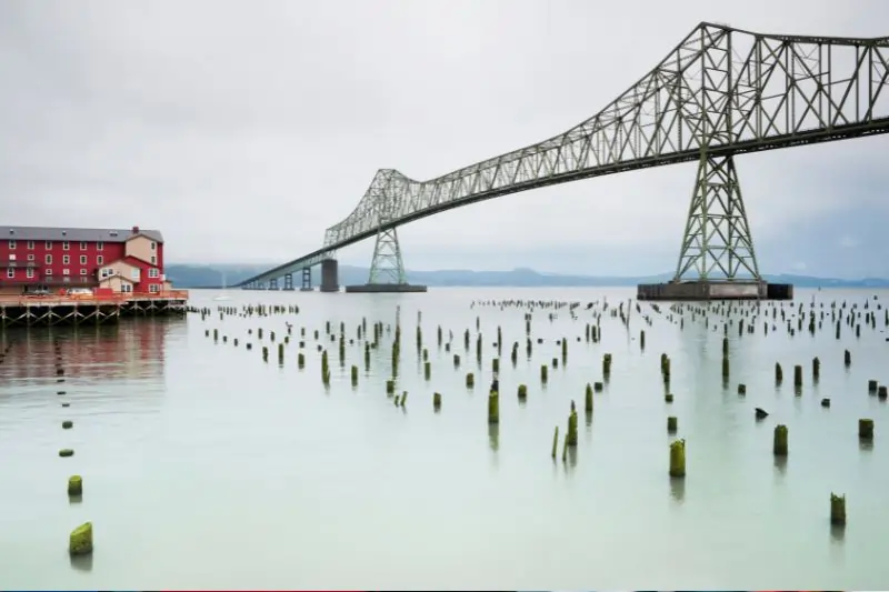 things to do in astoria oregon, Astoria-Megler Bridge 