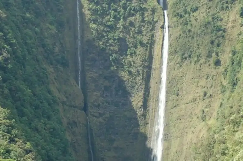 waterfalls in the big island, Hiilawe Falls hawaii