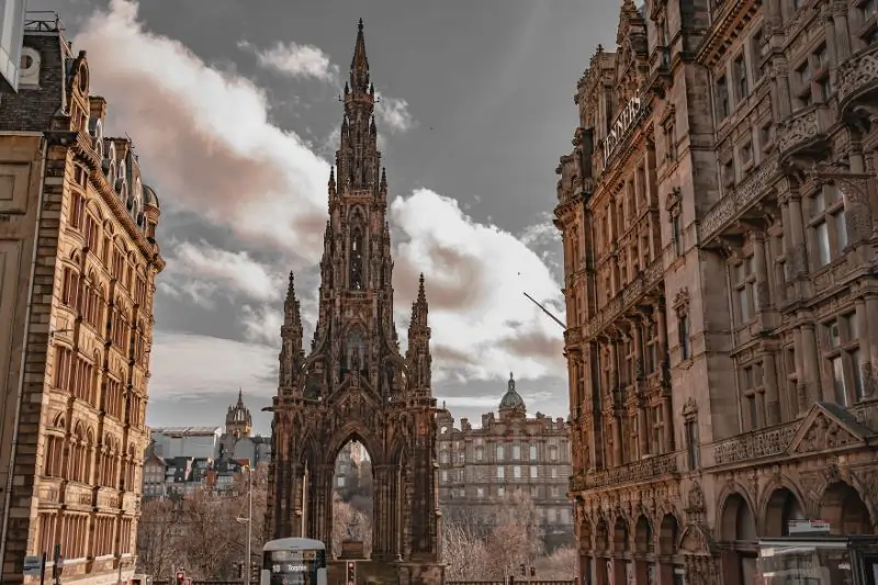 The Scott Monument in Scotland, The Scott Monument in Scotland